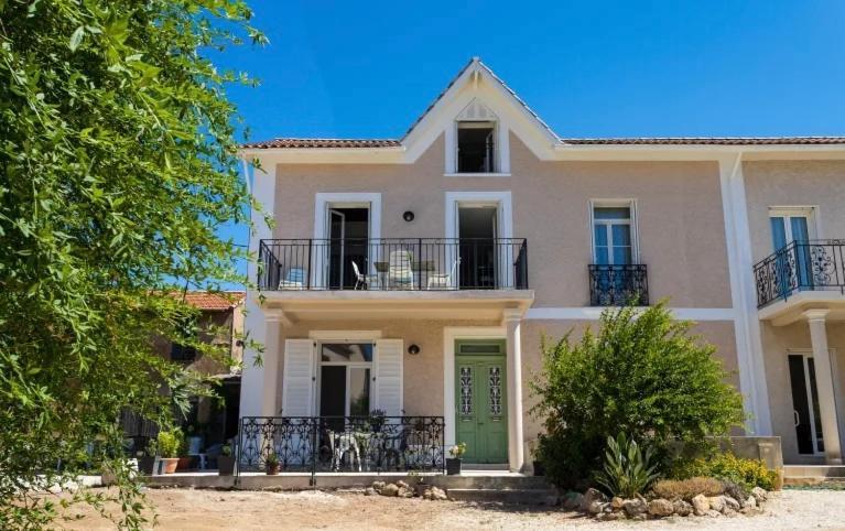 Remarquable T3 Proche Plages Carqueiranne Exterior foto